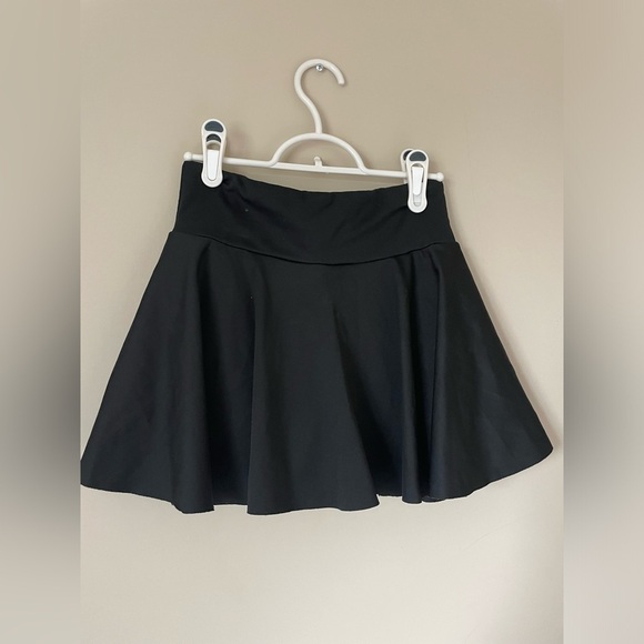 Black Women's mini Skirt with shorts - Picture 3 of 3